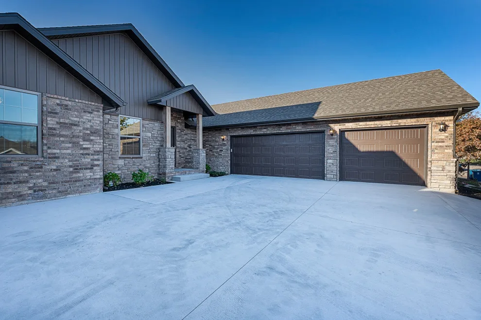 Timeless Architecture in Vibrant Exterior Hues by Cronkhite Homes LLC - Photo 10
