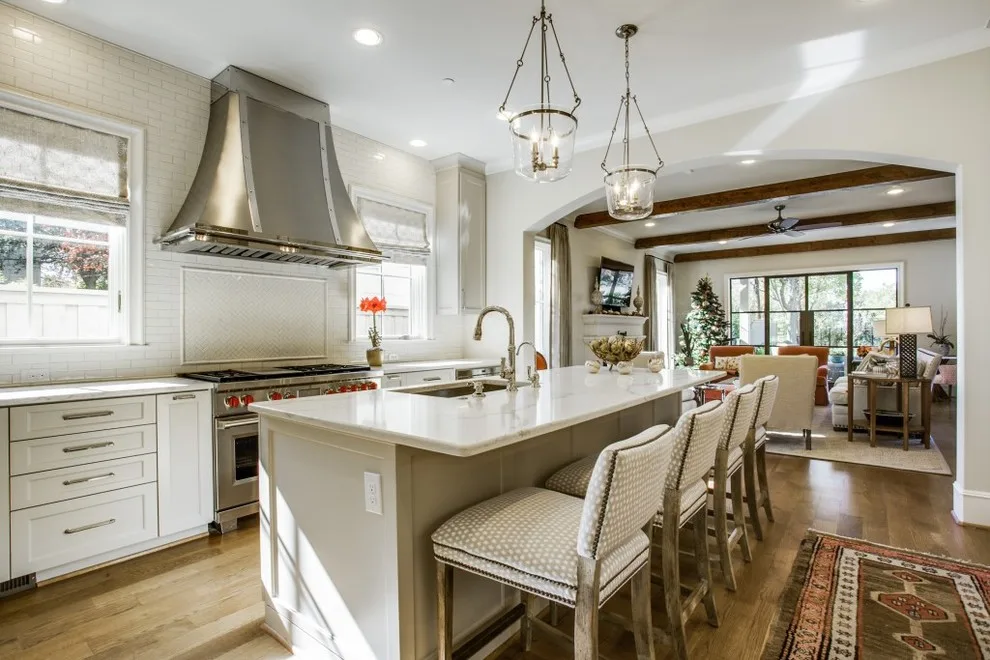 Streamlined Classic Residence in University Park by Hawkins-Welwood Homes - Photo 4