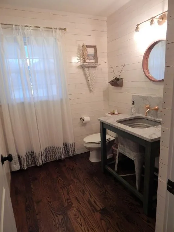 Clemens Restroom by Mahn Custom Homes And Renovations - Photo 6