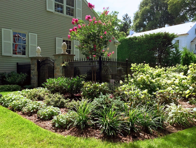 Bronxville Traditional by Winston Fayer Landscape Design - Photo 3