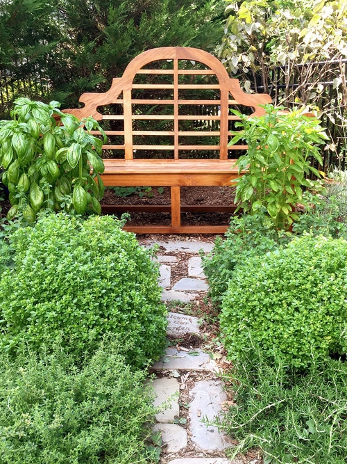 Bronxville Traditional by Winston Fayer Landscape Design - Photo 2