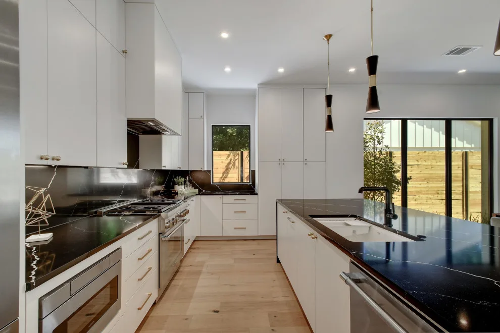 Collier Avenue by Moazami Homes - Photo 19