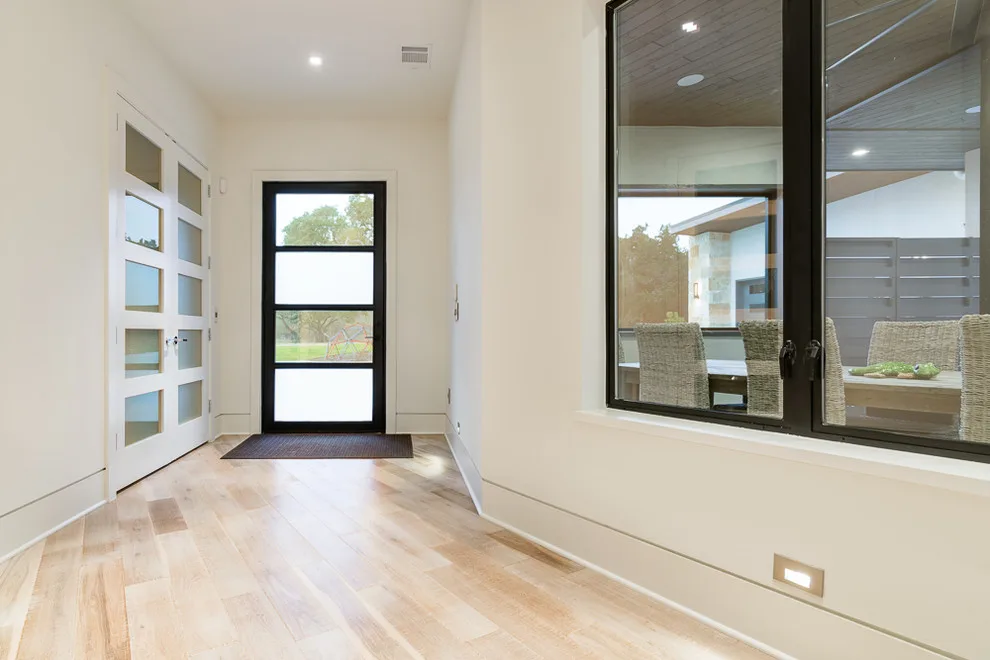 Modern Tailored Residence Austin by Camelot Custom Homes Inc. - Photo 7