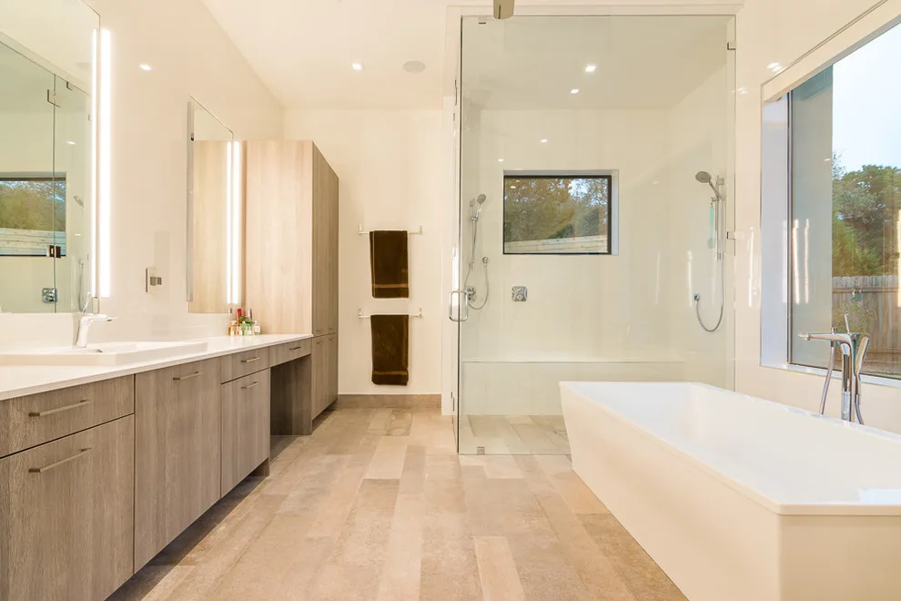 Modern Tailored Residence Austin by Camelot Custom Homes Inc. - Photo 10