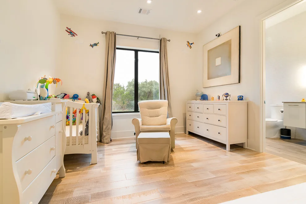 Modern Tailored Residence Austin by Camelot Custom Homes Inc. - Photo 3