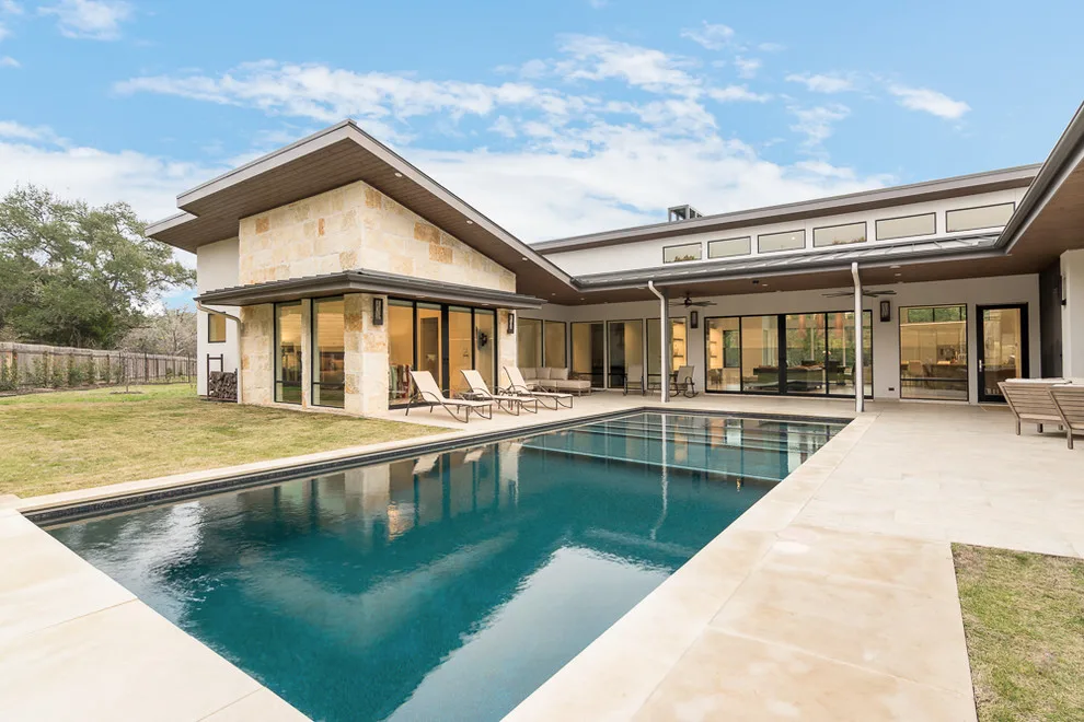 Modern Tailored Residence Austin by Camelot Custom Homes Inc. - Photo 2
