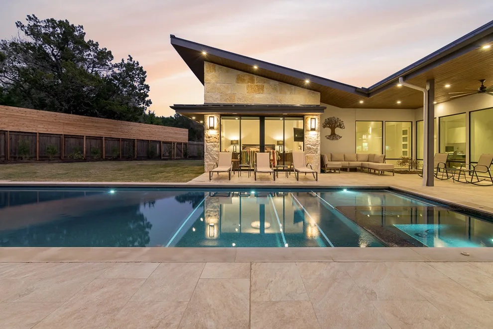 Modern Tailored Residence Austin by Camelot Custom Homes Inc. - Photo 5
