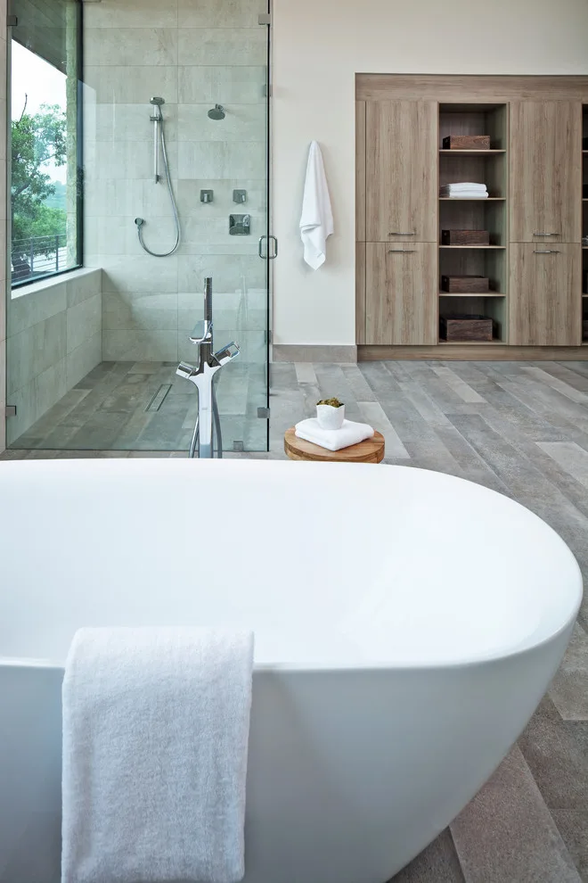 Modern Tailored Residence Austin by Camelot Custom Homes Inc. - Photo 16