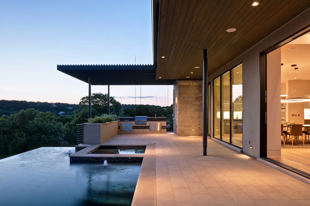 Modern Tailored Residence Austin by Camelot Custom Homes Inc. - Photo 5