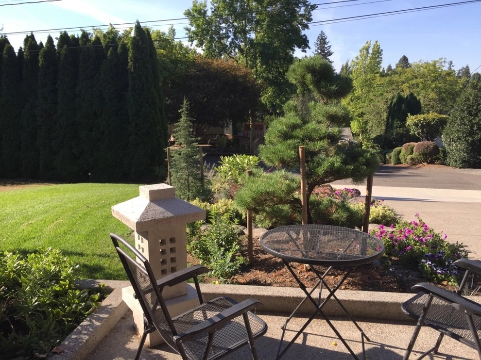 Bridlemile Neighborhood Landscaping by Wolfstone Landscape Design - Photo 15