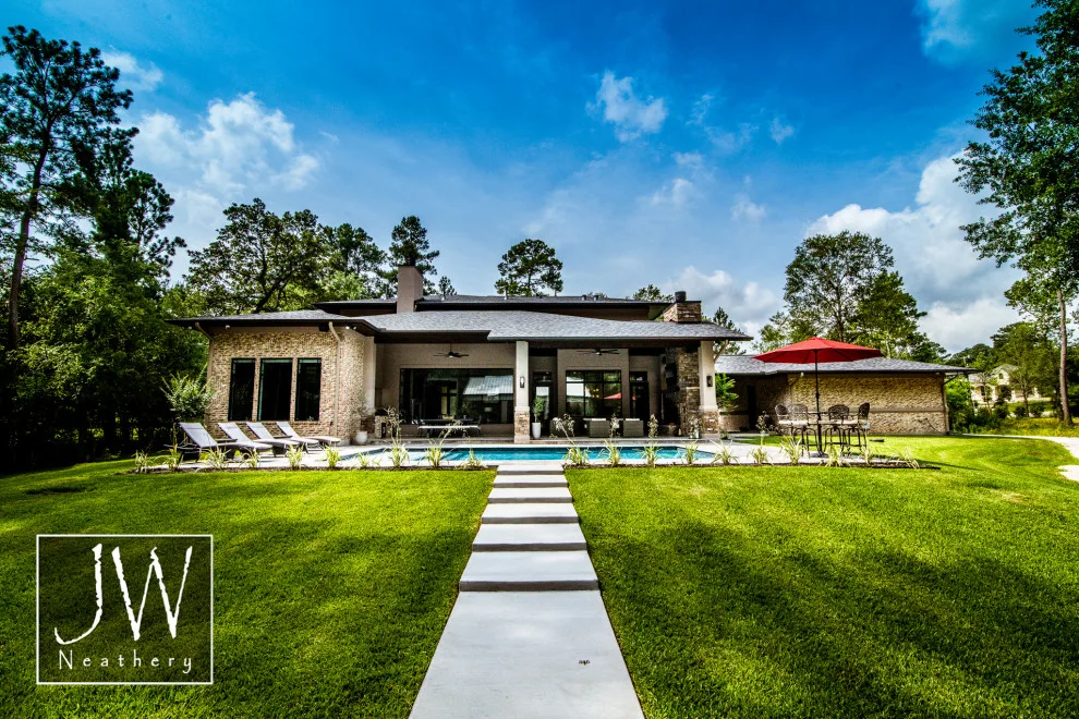 Modern in Huntsville, Tx by J.W. Neathery Custom Home Craftsman - Photo 9