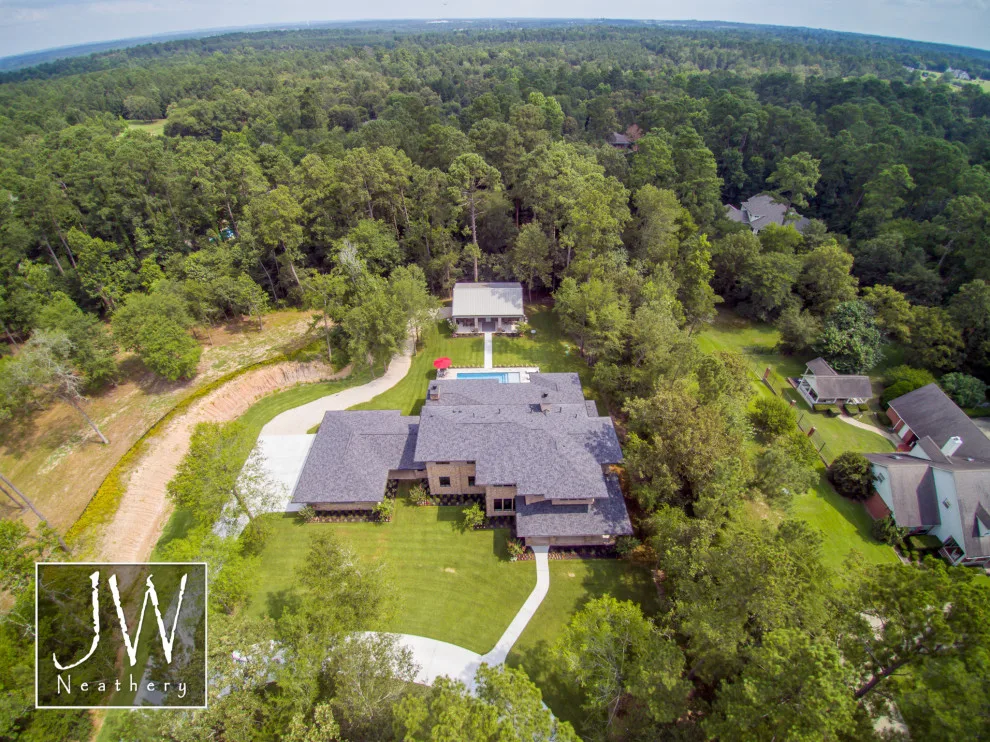 Modern in Huntsville, Tx by J.W. Neathery Custom Home Craftsman - Photo 3