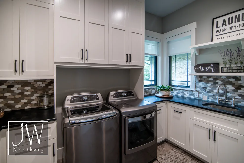 Modern in Huntsville, Tx by J.W. Neathery Custom Home Craftsman - Photo 30