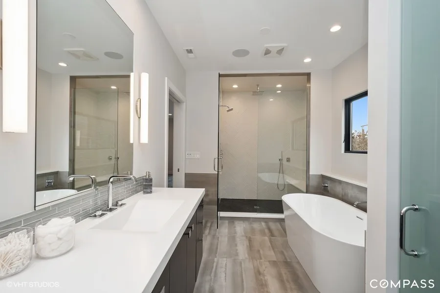 3623 N Leavitt - Roscoe Neighborhood by LivModern - Photo 3
