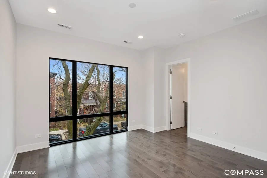 3623 N Leavitt - Roscoe Neighborhood by LivModern - Photo 26