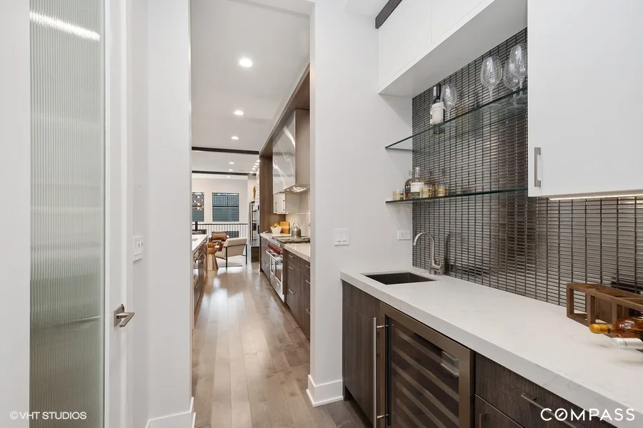 3623 N Leavitt - Roscoe Neighborhood by LivModern - Photo 10