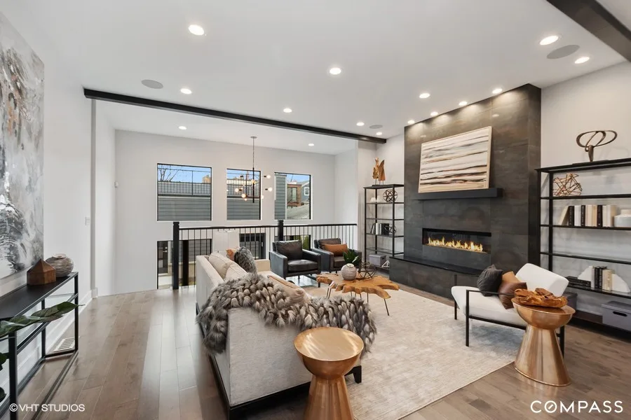 3623 N Leavitt - Roscoe Neighborhood by LivModern - Photo 28