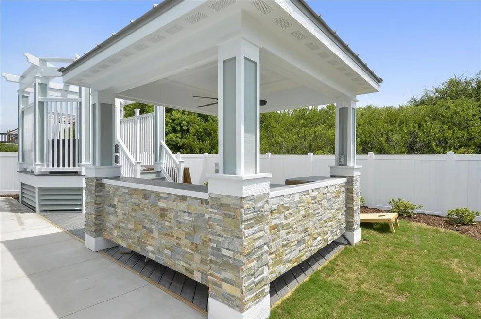 Corolla Oceanfront Coastal LunaSEA by SAGA Realty & Construction - Photo 10