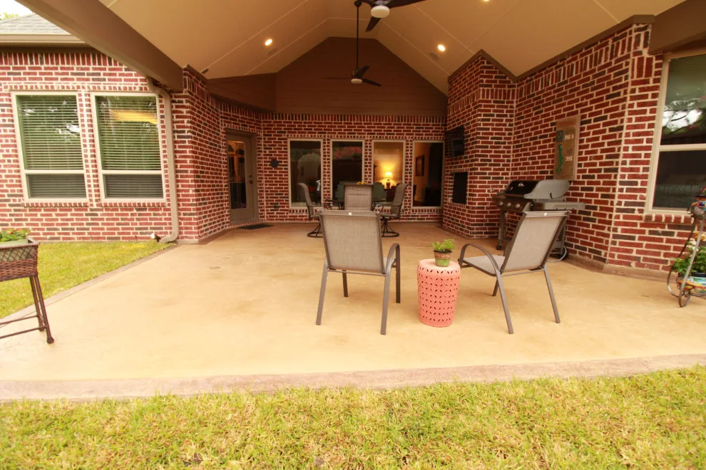 Enclosed Patio by Chellyanna - Custom Homes, Additions, Renovations - Photo 16
