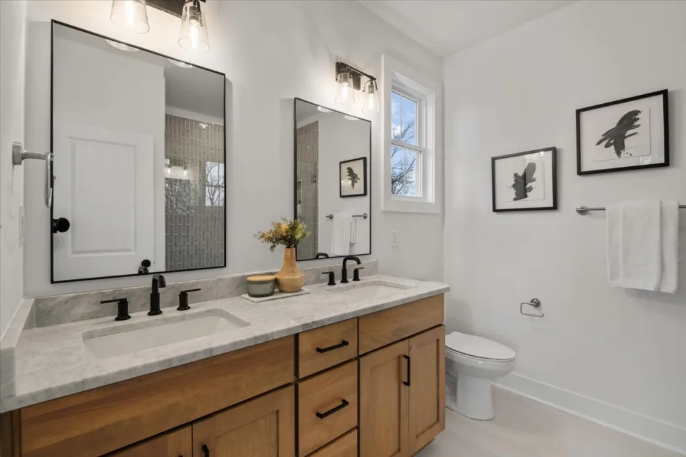Chic Modern Farmhouse by Keel Custom Homes - Photo 7