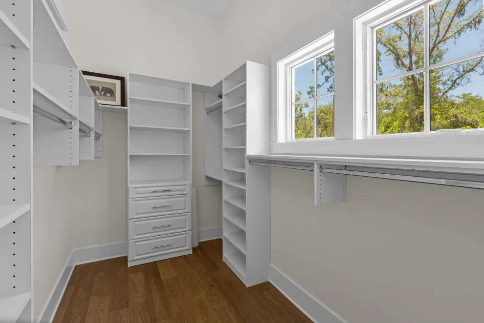 Heritage Well Estate by Riverside Homes Custom - Photo 4