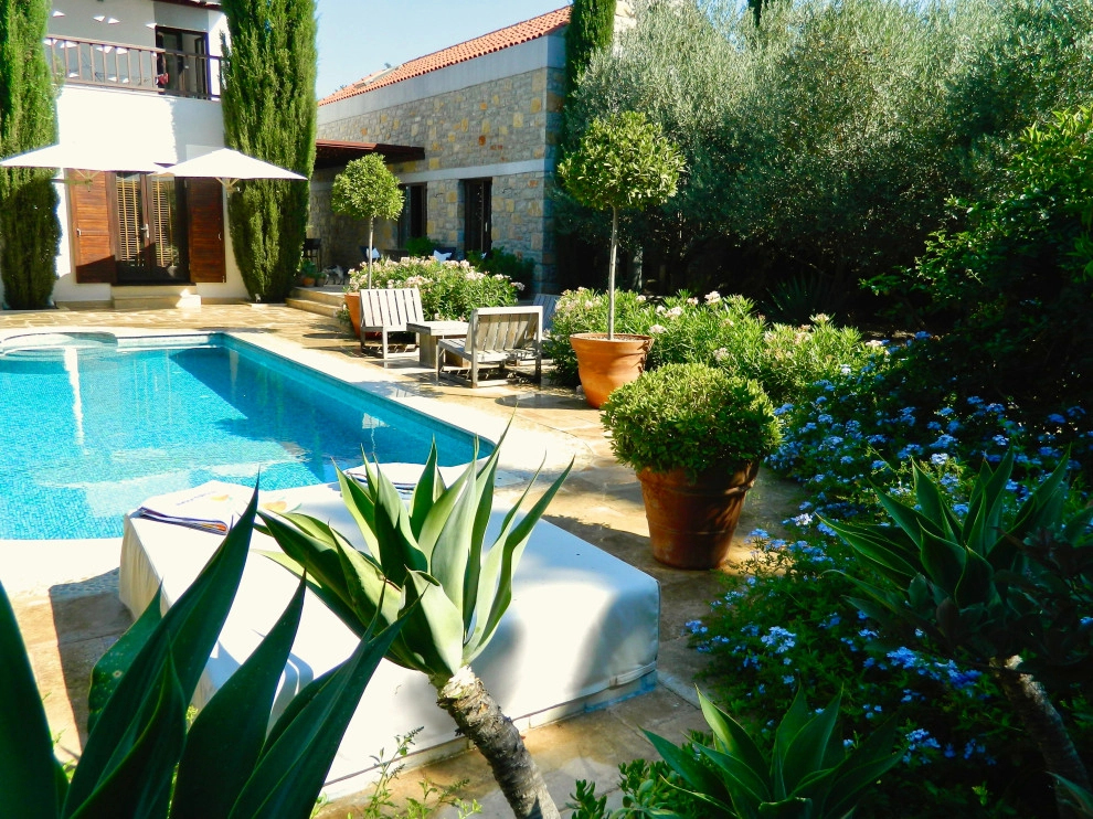 Yolac & Lloyd Landscape Design - Photo 12