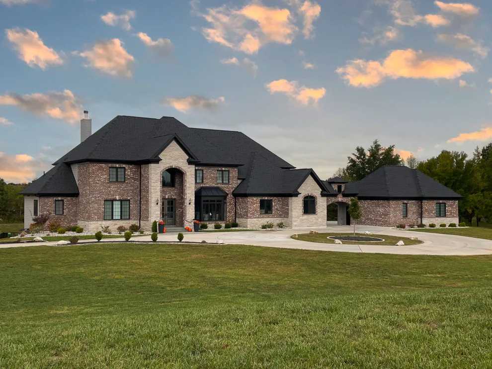 Tailored Estate Residence in St. Charles County, MO by Hibbs Luxury Homes - St Louis, MO - Photo 16