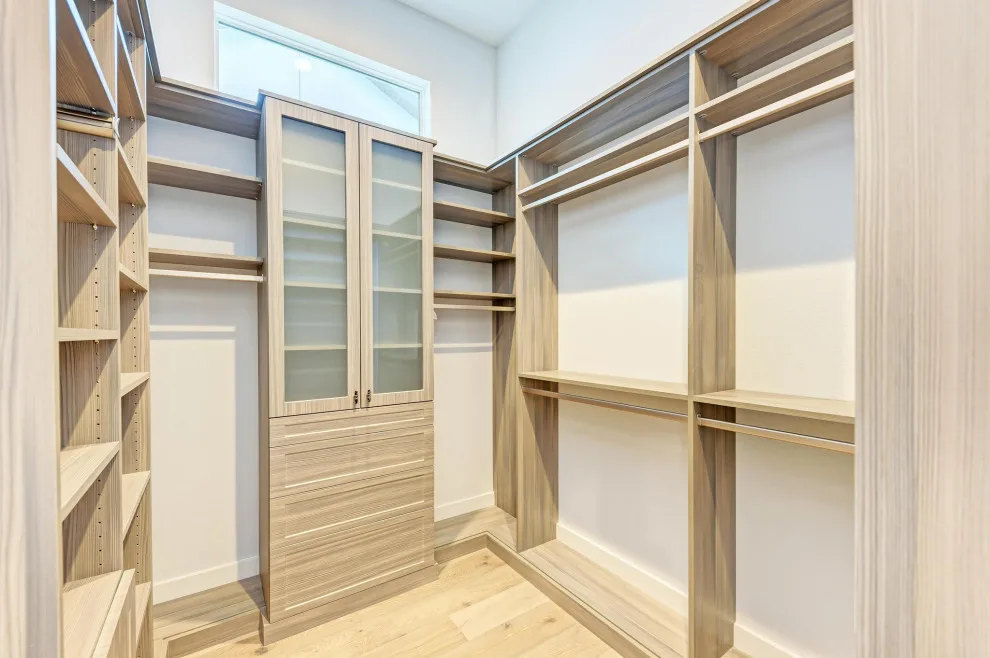 Tailored Residence on Mainsail Lane by Lee Wetherington Homes - Photo 11