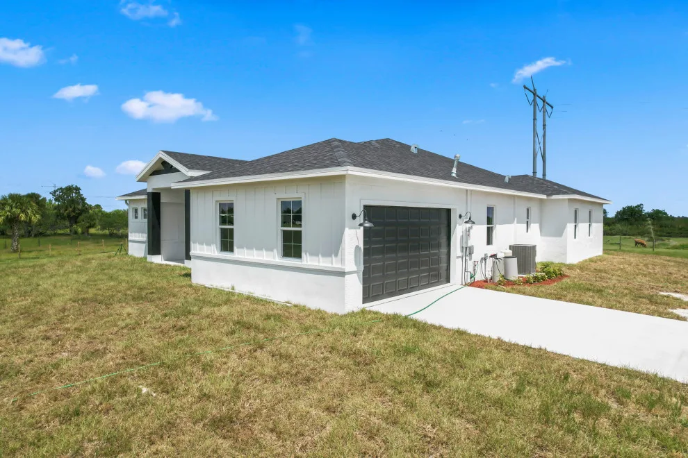 Bespoke Residence - SW Grey Fox Trail by Homecrete Homes - Photo 4