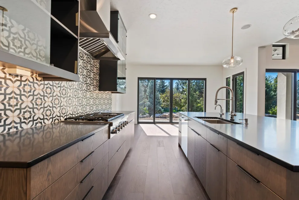 Tailored JB Contemporary Spanish by Gardner Homes by Gardner Homes - Photo 5