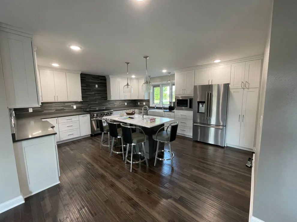Bespoke Kitchens by Muntz Contracting - Photo 4