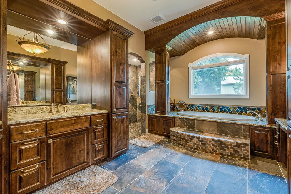 Bespoke Luxury Residence by Infinity Homes Inc. - Photo 8