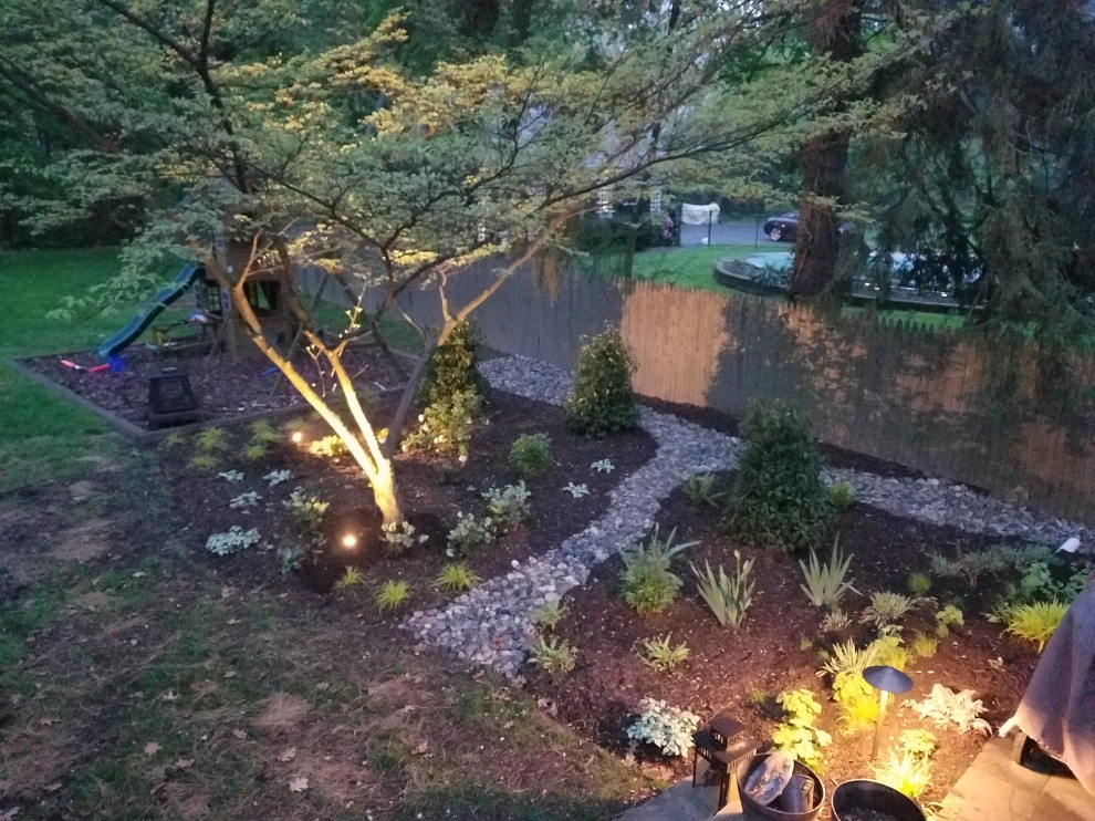 landscape lighting by Z.O. Landscaping - Photo 2
