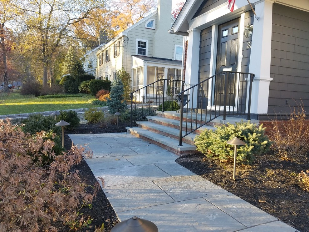 Front Landscape Design by Z.O. Landscaping - Photo 4