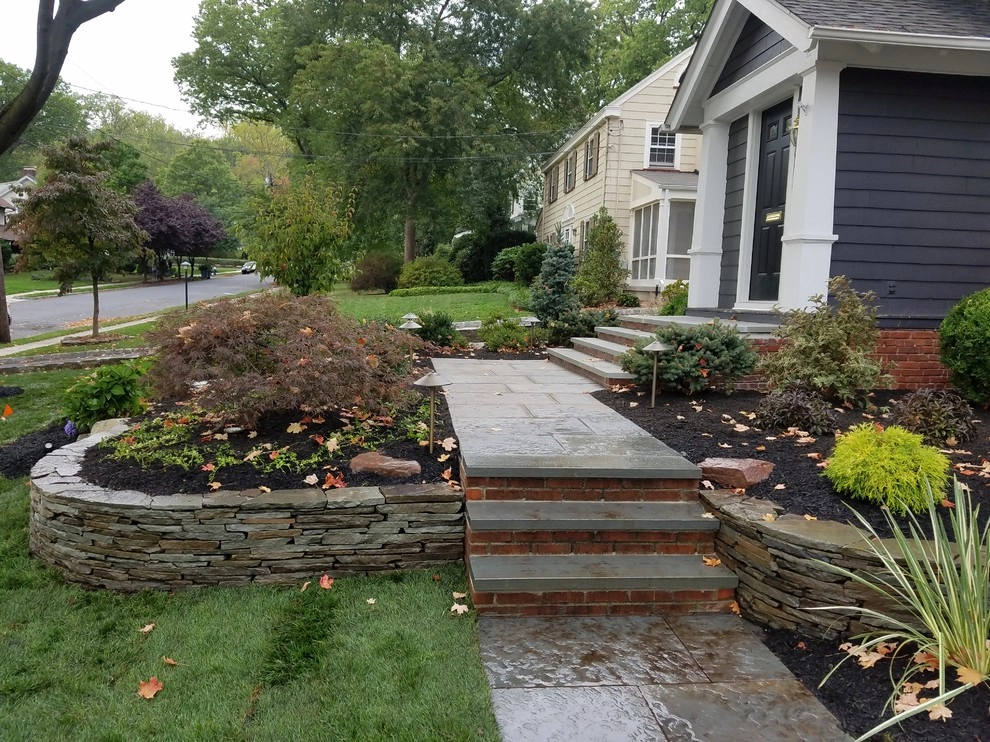 Front Landscape Design by Z.O. Landscaping - Photo 3