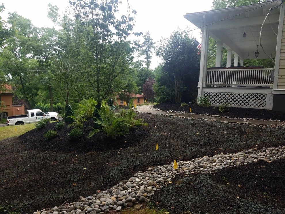 Garden pathway by Z.O. Landscaping - Photo 3