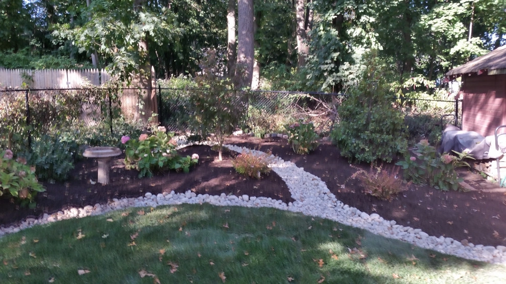 Backyard planting by Z.O. Landscaping - Photo 2