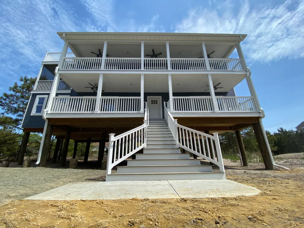 Williams Bespoke Residence by Bay To Beach Builders - Photo 6