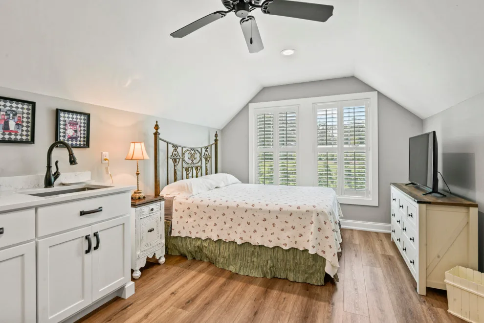 Urban OS Tailored by Shepard Homes, LLC - Photo 8