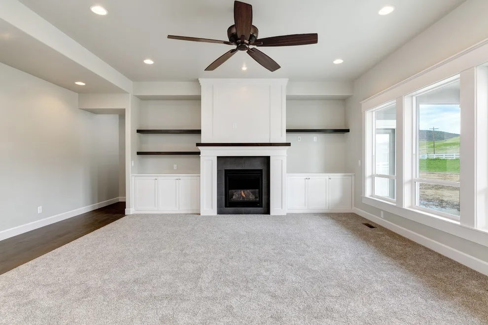 Riverside Plan 9-2 at Dry Creek Ranch by Highland Homes LLC - Photo 11