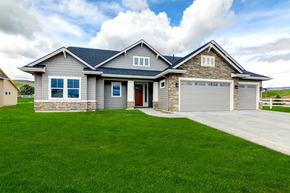 Riverside Plan 9-2 at Dry Creek Ranch by Highland Homes LLC - Photo 4