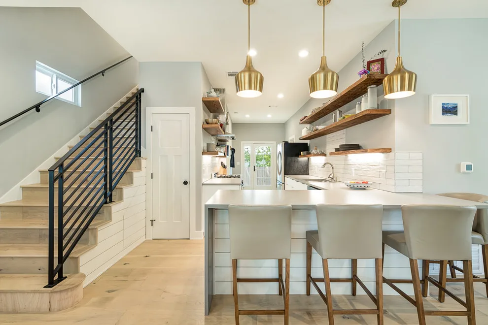 Austin East by Camelot Custom Homes Inc. - Photo 2
