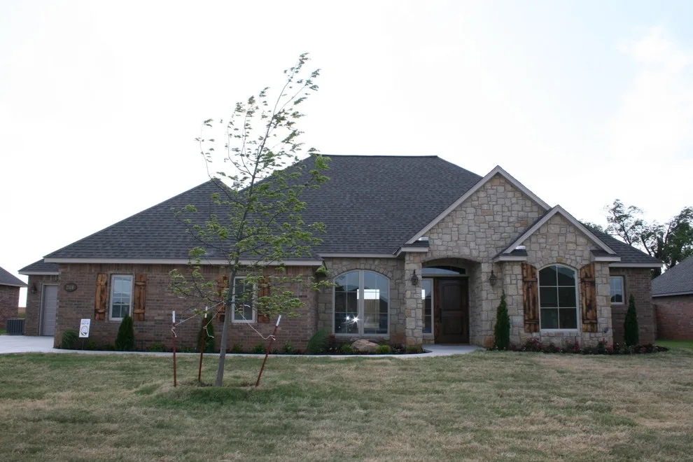 Edwards Custom Homes Inc. Speculative Properties by Edwards Custom Homes - Photo 2
