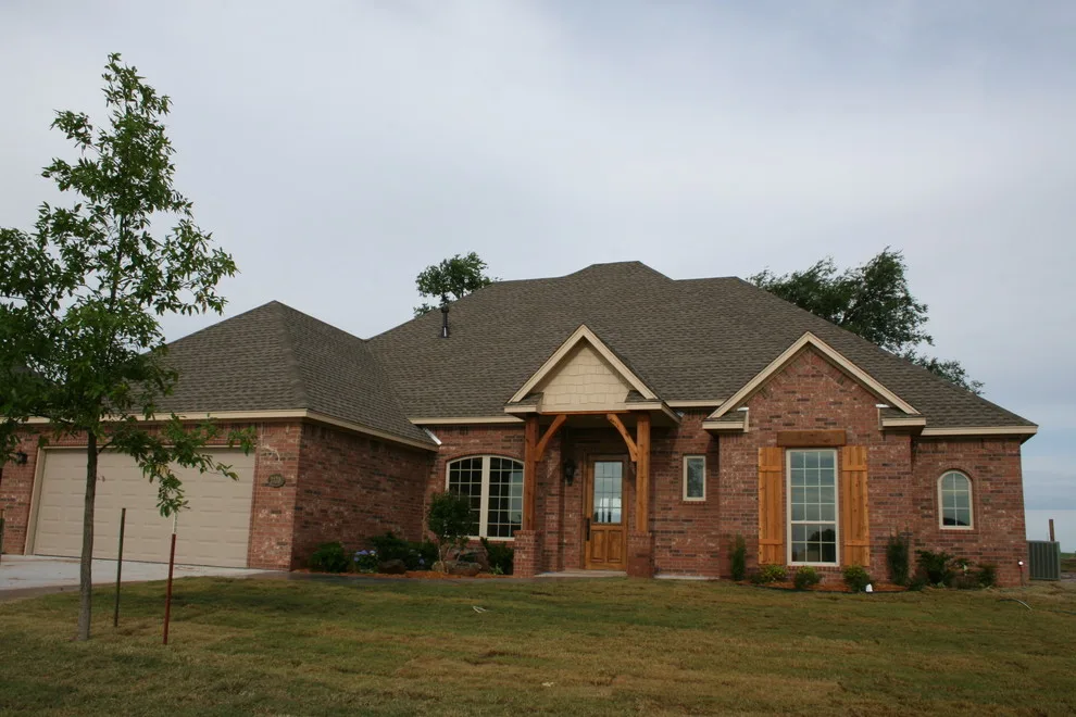 Edwards Custom Homes Inc. Speculative Properties by Edwards Custom Homes - Photo 3