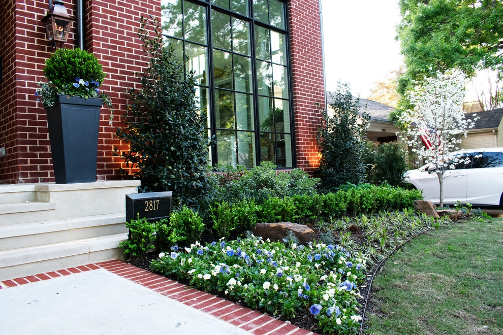 TRADITIONAL/TRANSITIONAL FRONT YARD by Blount Designs - Photo 13