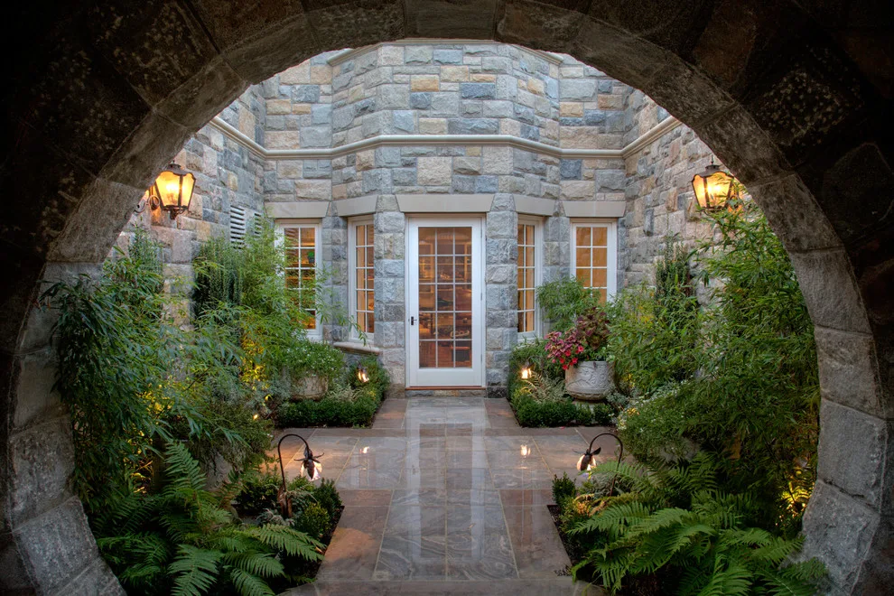 Graceful Greenwich Manor by Hobbs INC - Photo 4
