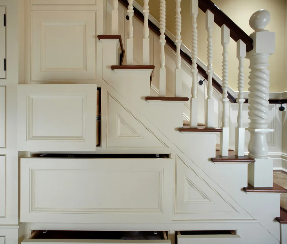 Graceful Greenwich Manor by Hobbs INC - Photo 3