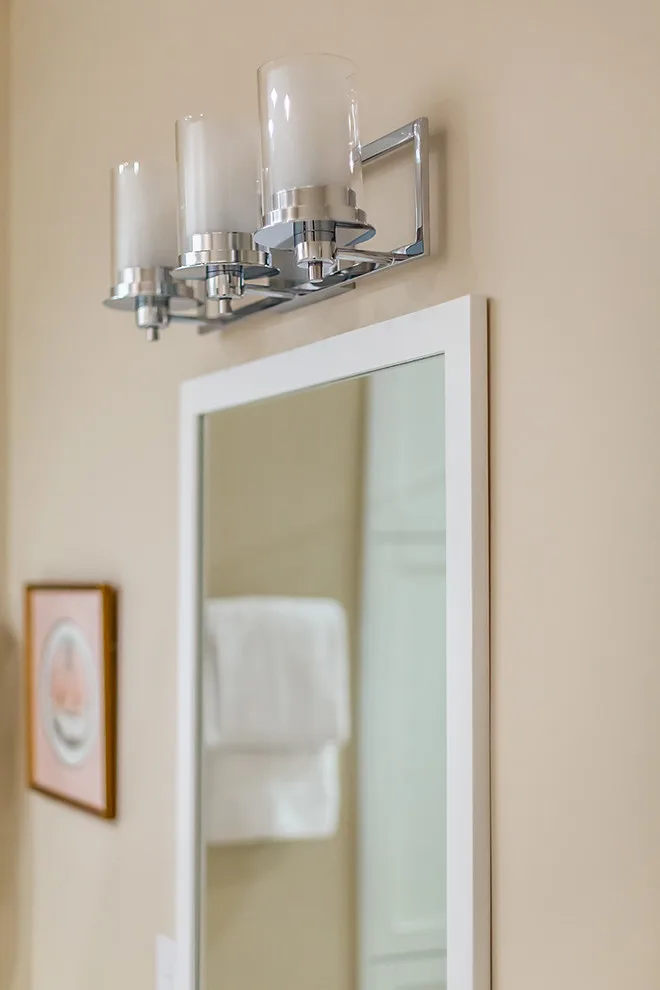 Sophisticated Main Bathroom by Vmax LLC - Photo 9