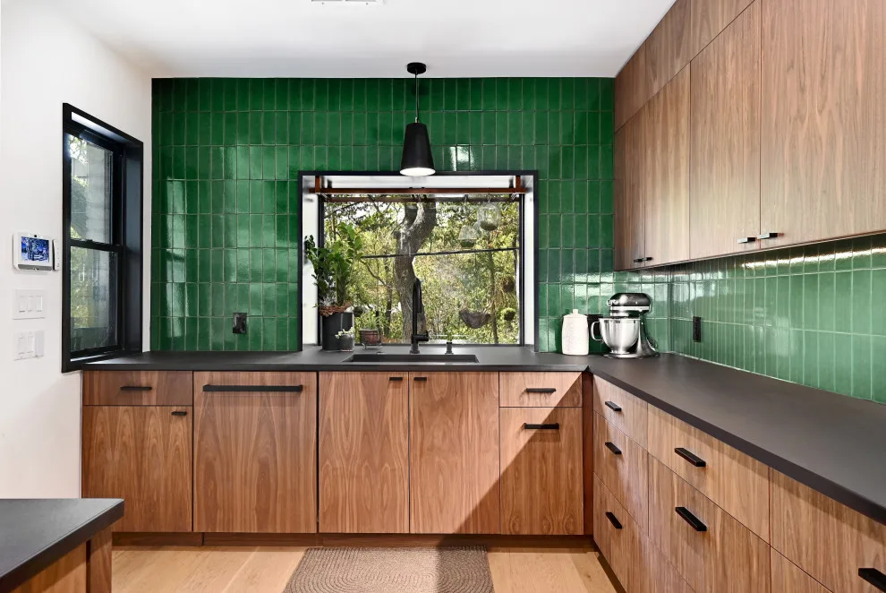 Elton Project by Camelot Custom Homes Inc. - Photo 20