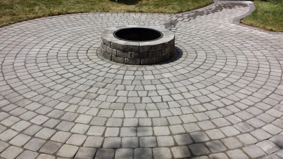 Hingham patio and fire pit by 1-877-lawn-crew - Photo 3